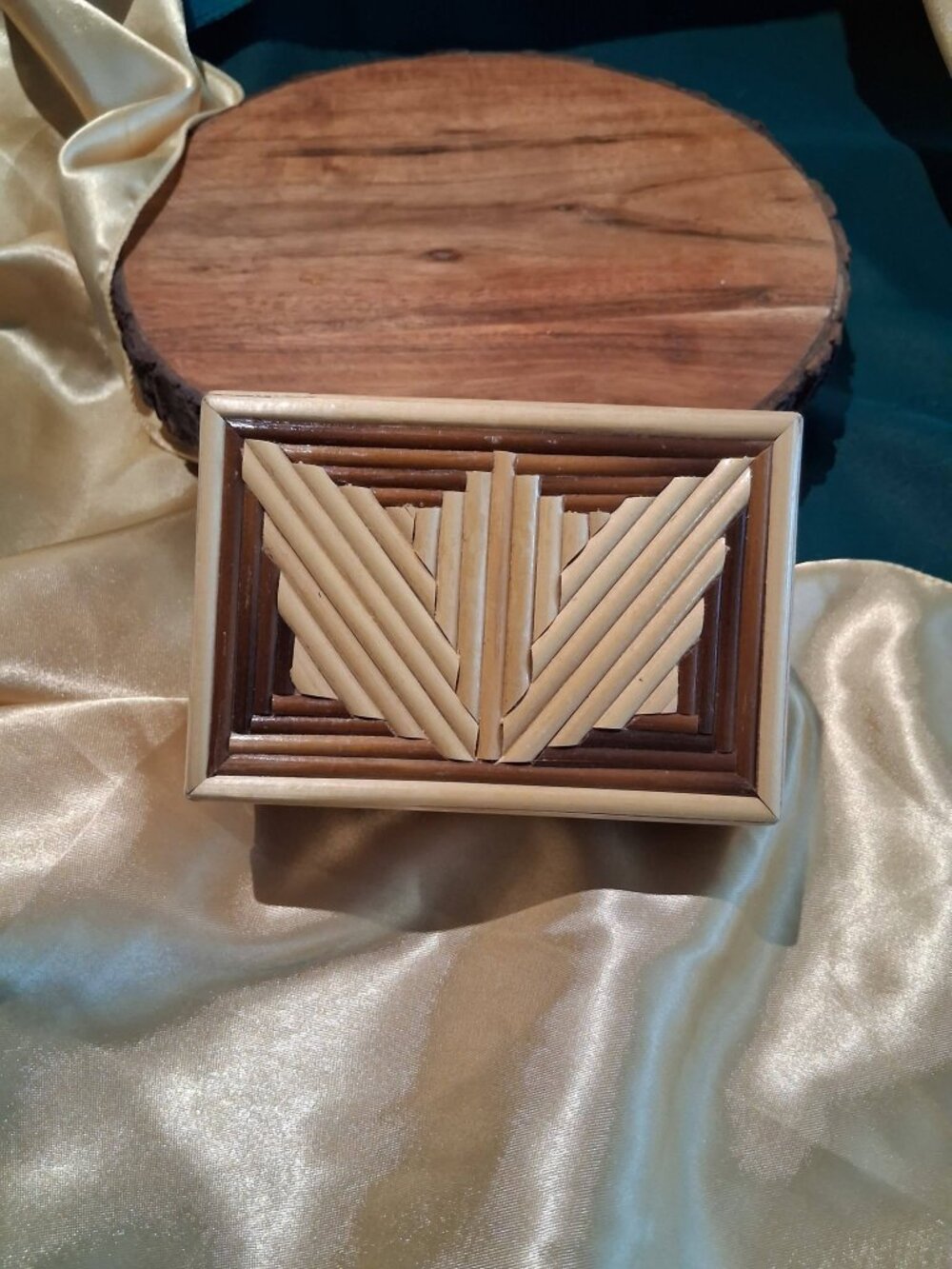 Vintage 1950s straw marquetry trinket box - of Poland, Belarus, or Russia